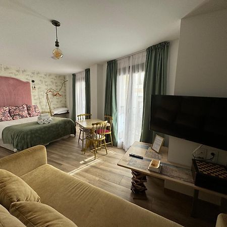 Ateneo Cuenca Suites Con Cocina En El Casco Historico Bagian luar foto