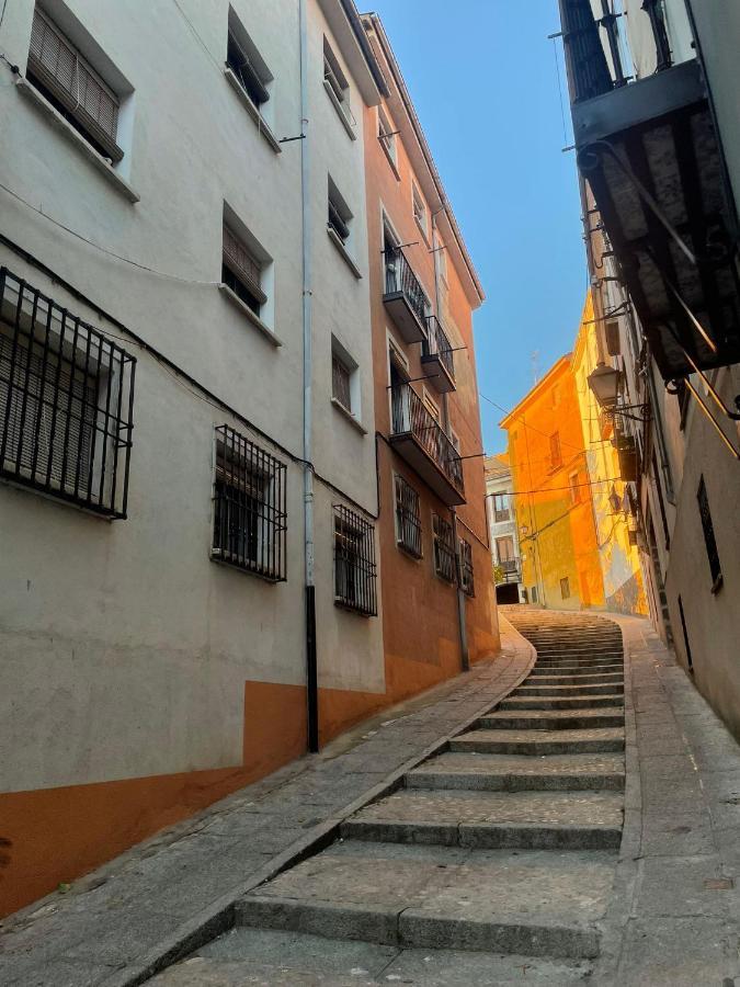 Ateneo Cuenca Suites Con Cocina En El Casco Historico Bagian luar foto