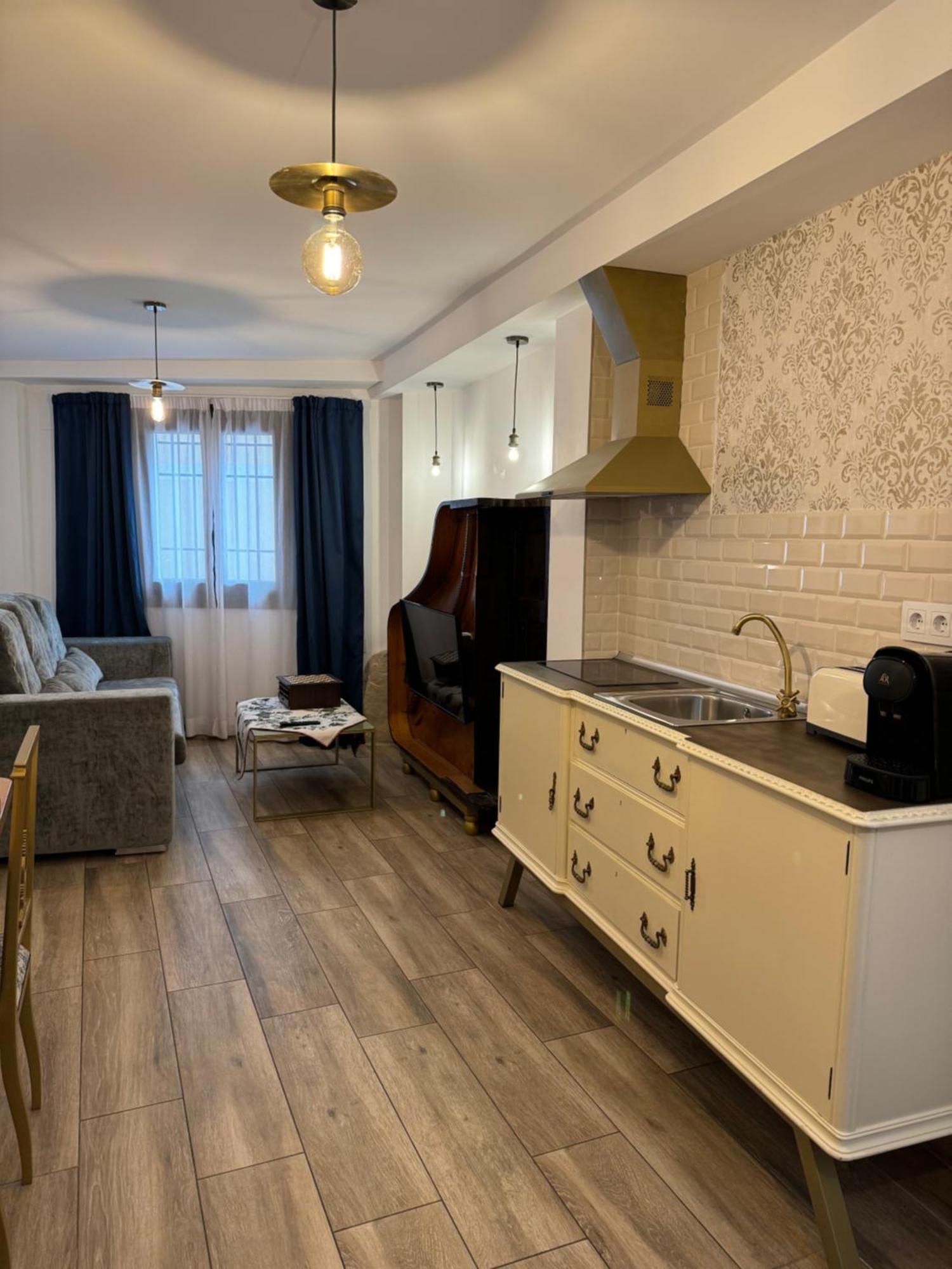 Ateneo Cuenca Suites Con Cocina En El Casco Historico Bagian luar foto