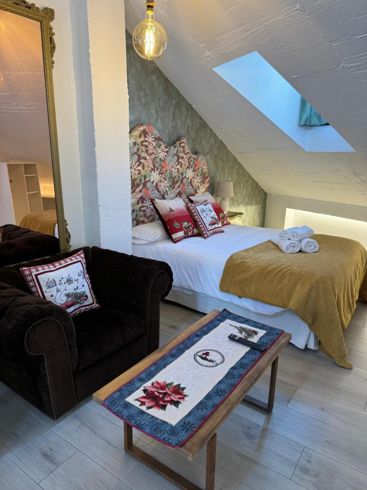 Ateneo Cuenca Suites Con Cocina En El Casco Historico Bagian luar foto