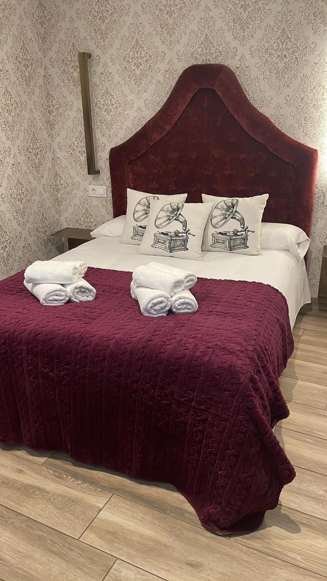 Ateneo Cuenca Suites Con Cocina En El Casco Historico Bagian luar foto
