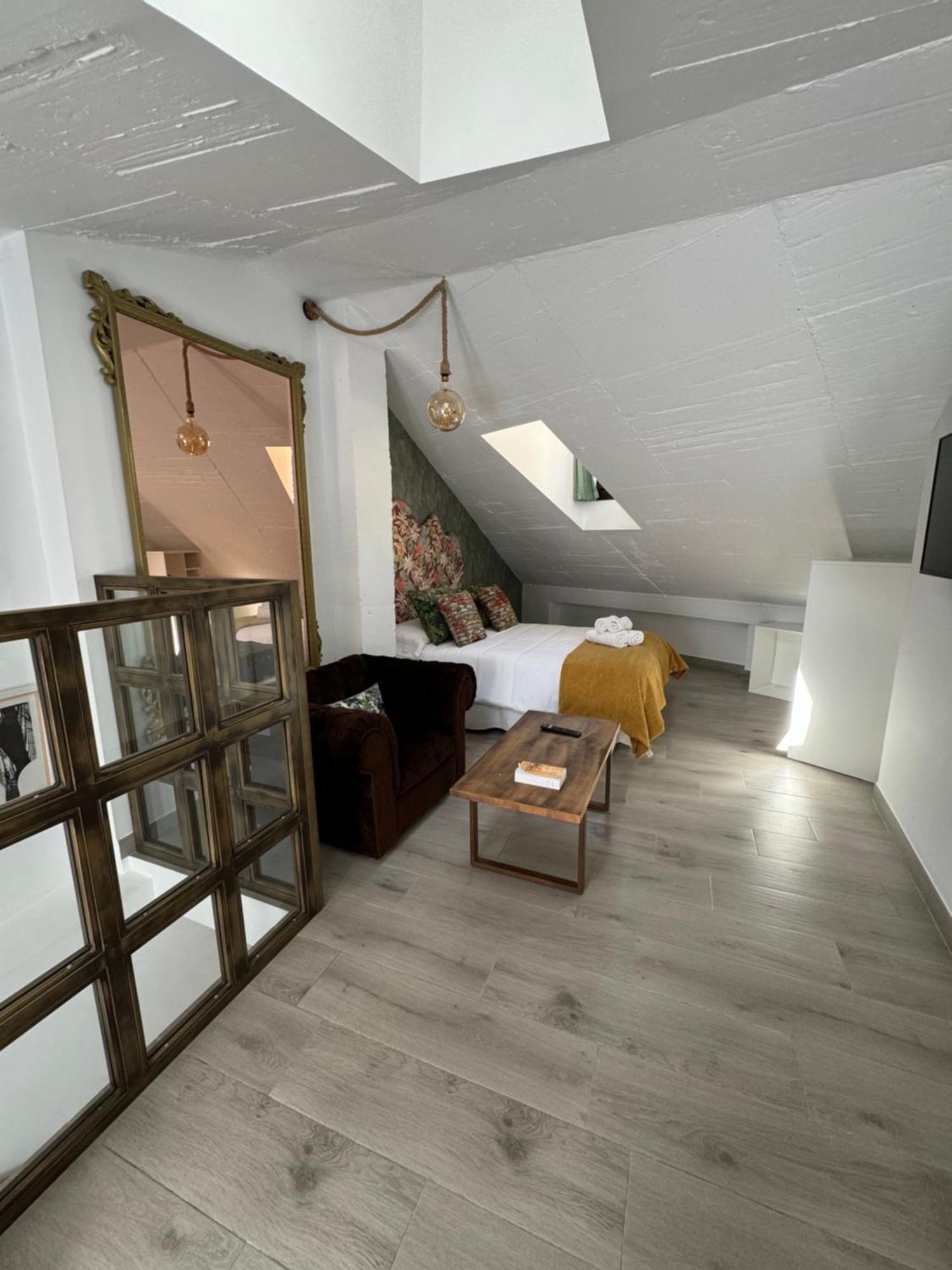 Ateneo Cuenca Suites Con Cocina En El Casco Historico Bagian luar foto
